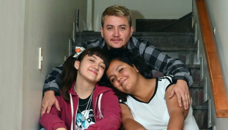 foto de benjamin y sus hijas por claudio espinoza