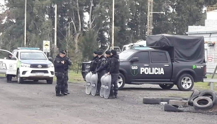 Policía para disciplinar trabajadores 3