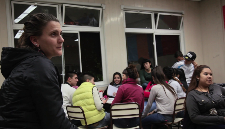 La escuela contra el margen trabajo en aula y docente Flori