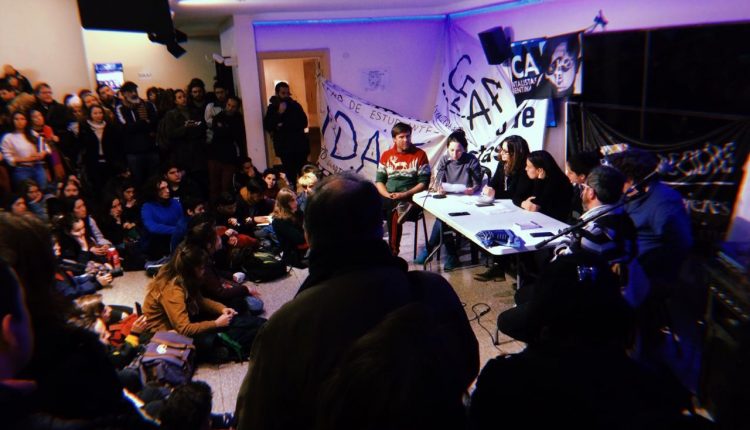 MESA DE DIRECTORES CONFERENCIA DE PRENSA